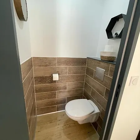 Au 35